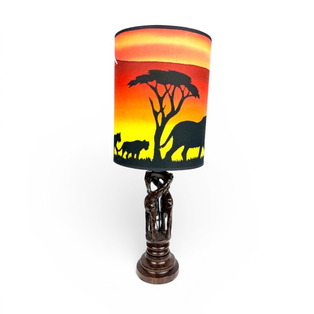 Lampa stołowa z hebanu z abażurem z batiku.